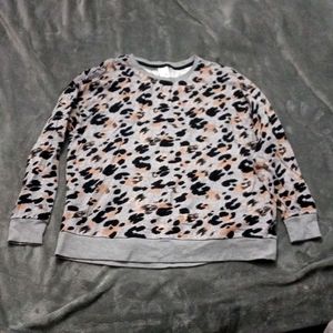 🏷3/$15 Secret Treasures long-sleeved top